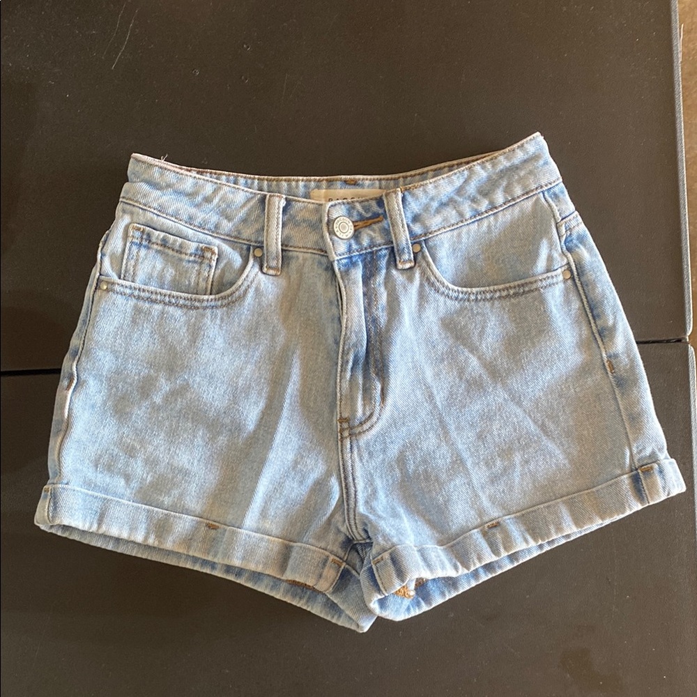 PacSun Mom Shorts Light Wash High-Waisted Cuffed Hem Size 24